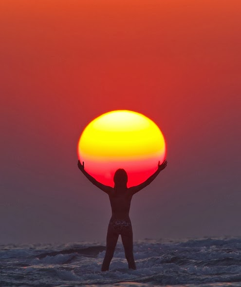 Perfectly Timed Exciting Pictures - Top 10 Photography