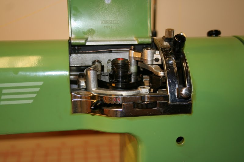 Tammy's Craft Emporium Green Elna Supermatic Sewing Machine