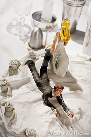 10 Creative and Funny Wedding Cake Toppers - The Idea King