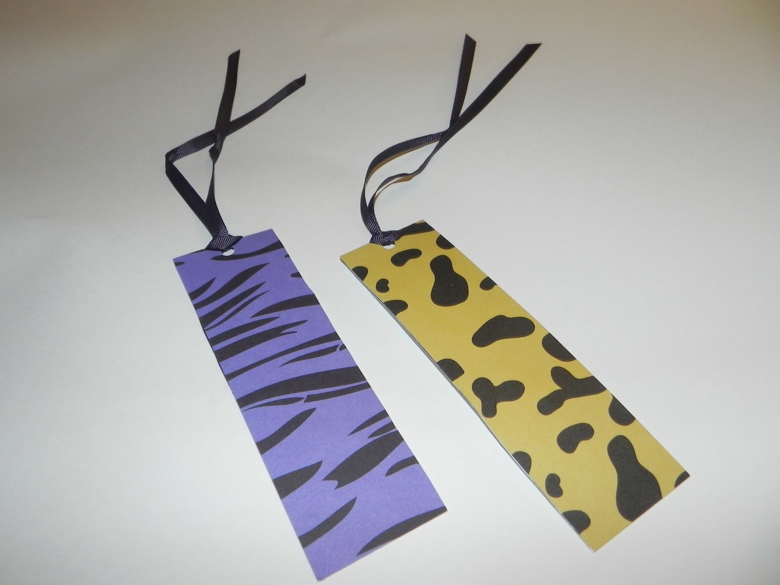 Make an Adorable DIY Ribbon Bookmark in 2 Minutes! - Craft