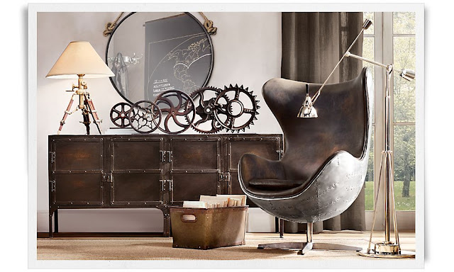 Glassveranda: innred med industrielt og antikviteter, store speil ...