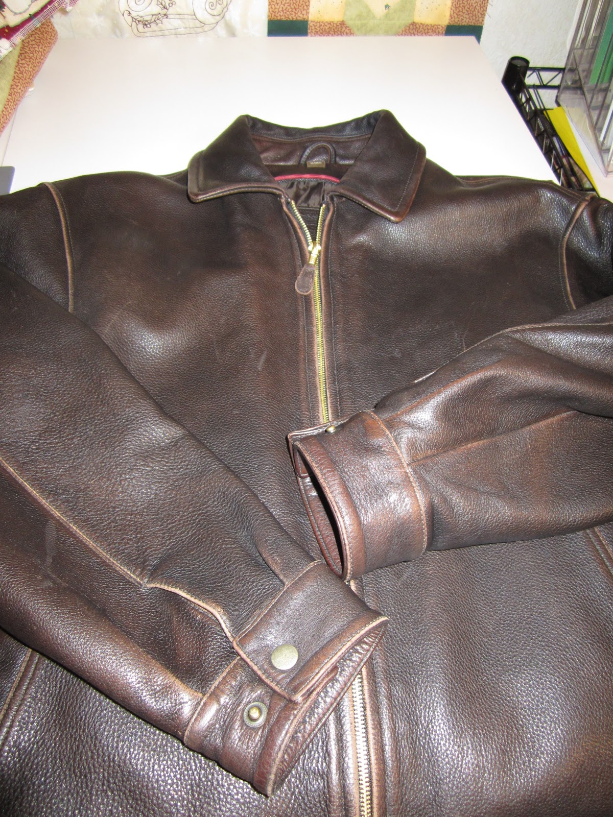 Kay'z Quiltz Zipper Replacement in a Leather Jacket Tutorial