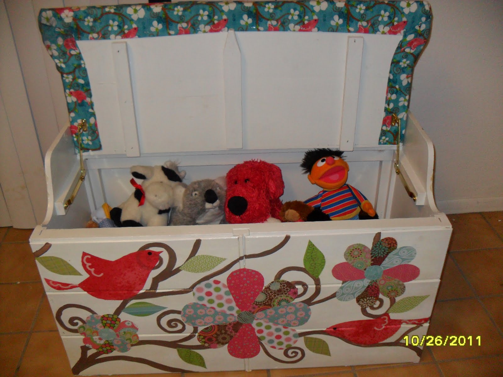 The Mellin Patch Craft Monday A new look for an old toy box