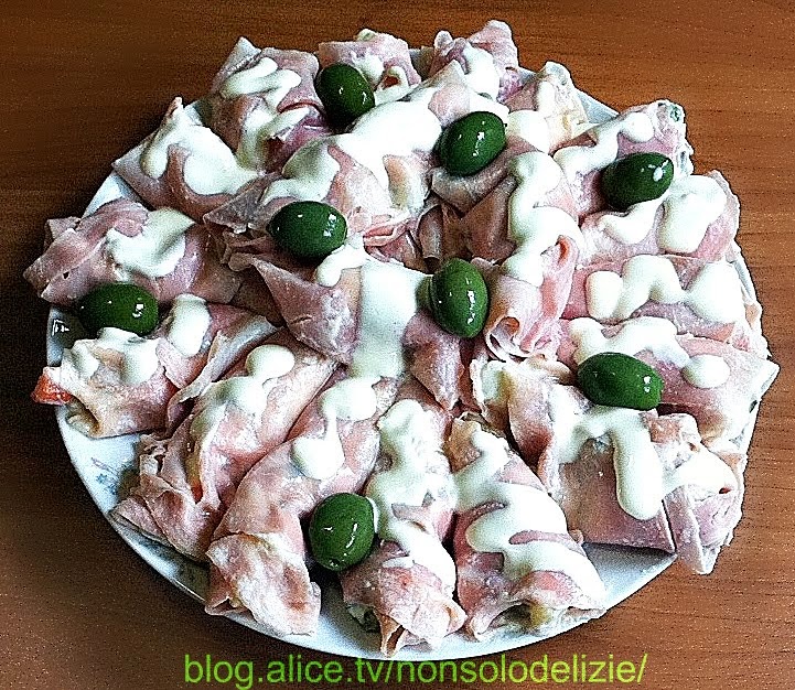 Involtini di prosciutto cotto con insalata russa