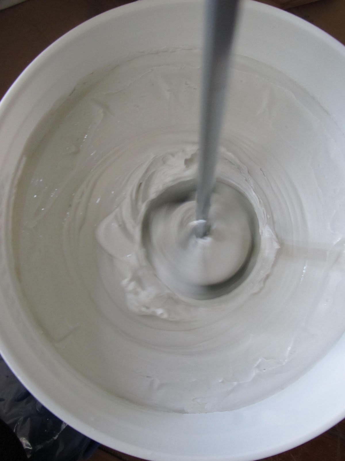 House Hugger Playing in Mud How to Mix Drywall Joint Compound