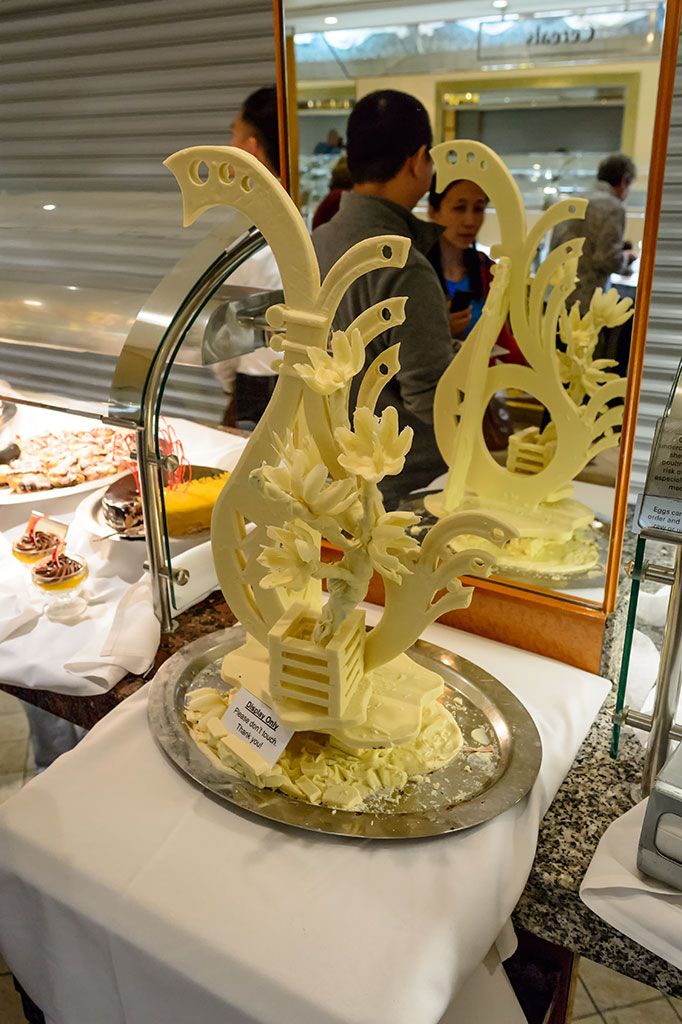 Large Chocolate Sculpture on the Norwegian Pearl