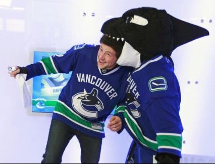 Pamela Anderson with Vancouver Canucks Mascot - Fin