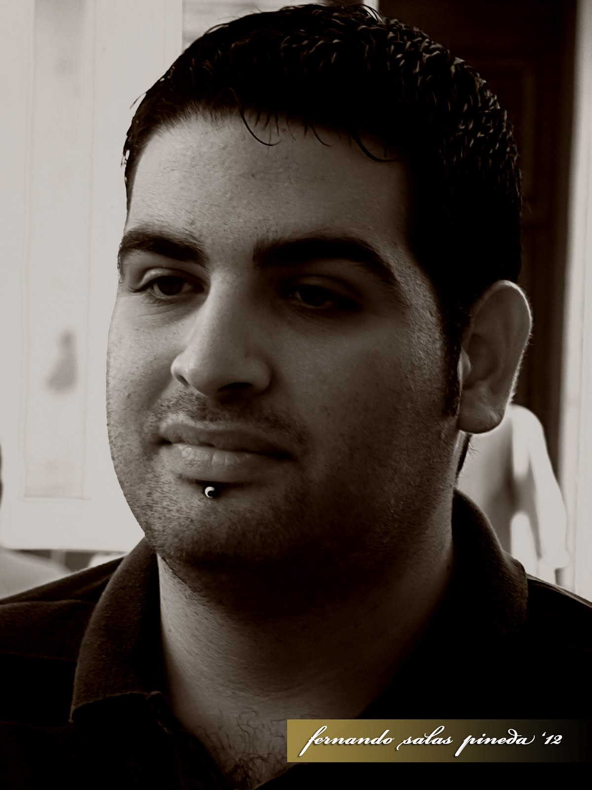 Anales de las Cofradías de Almería Paco Vargas, juventud para una