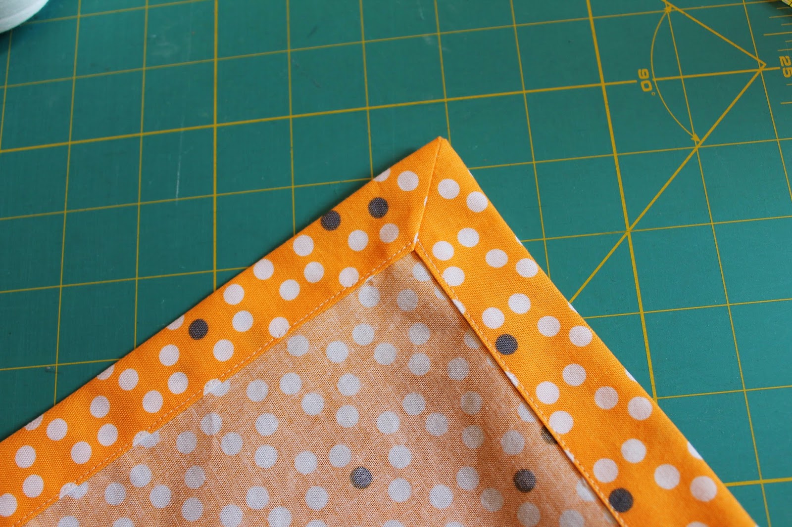 Quilting is more fun than Housework... Small Tablecloth Tutorial ALYOF