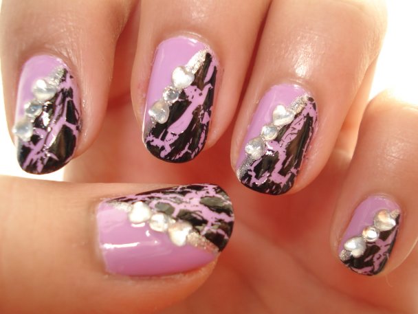 trend alert crackle nail art trend