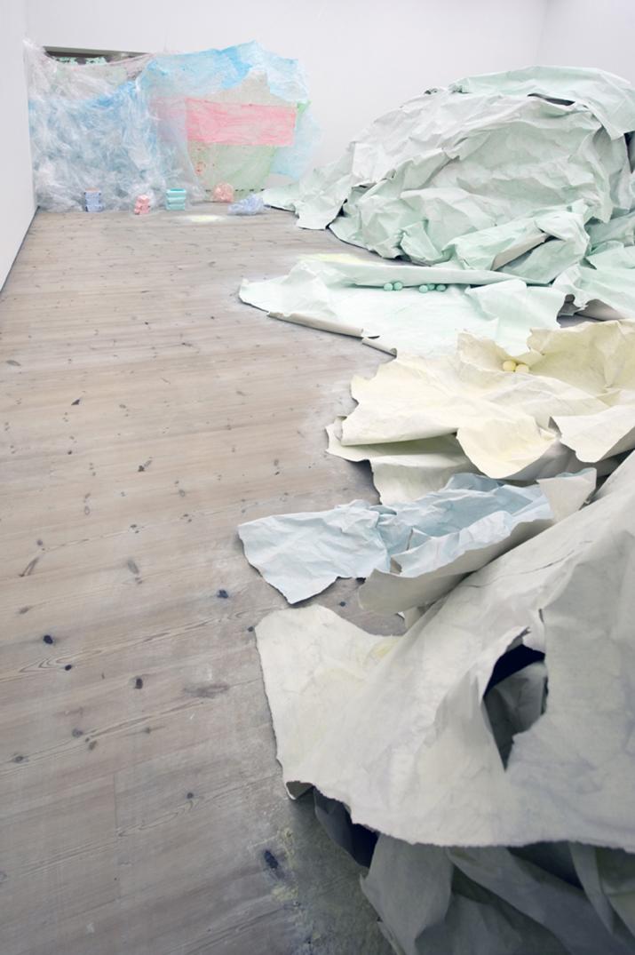 Les filles du Jardin Karla Black .the modern art