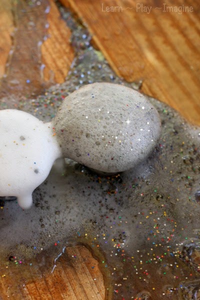 Erupting moon dust play recipe - a prewriting activity for early learning.
