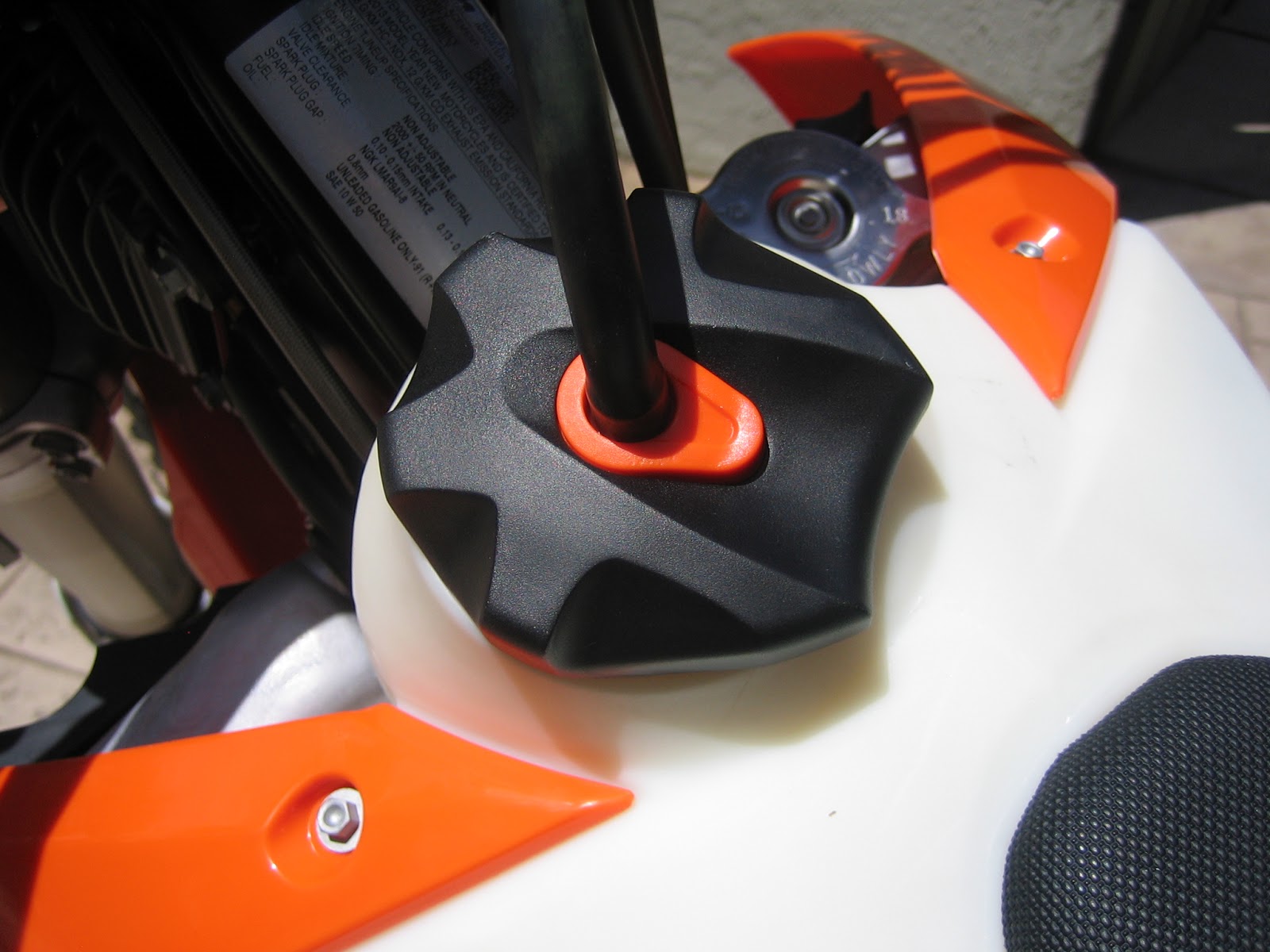 ktm fuel tank cover