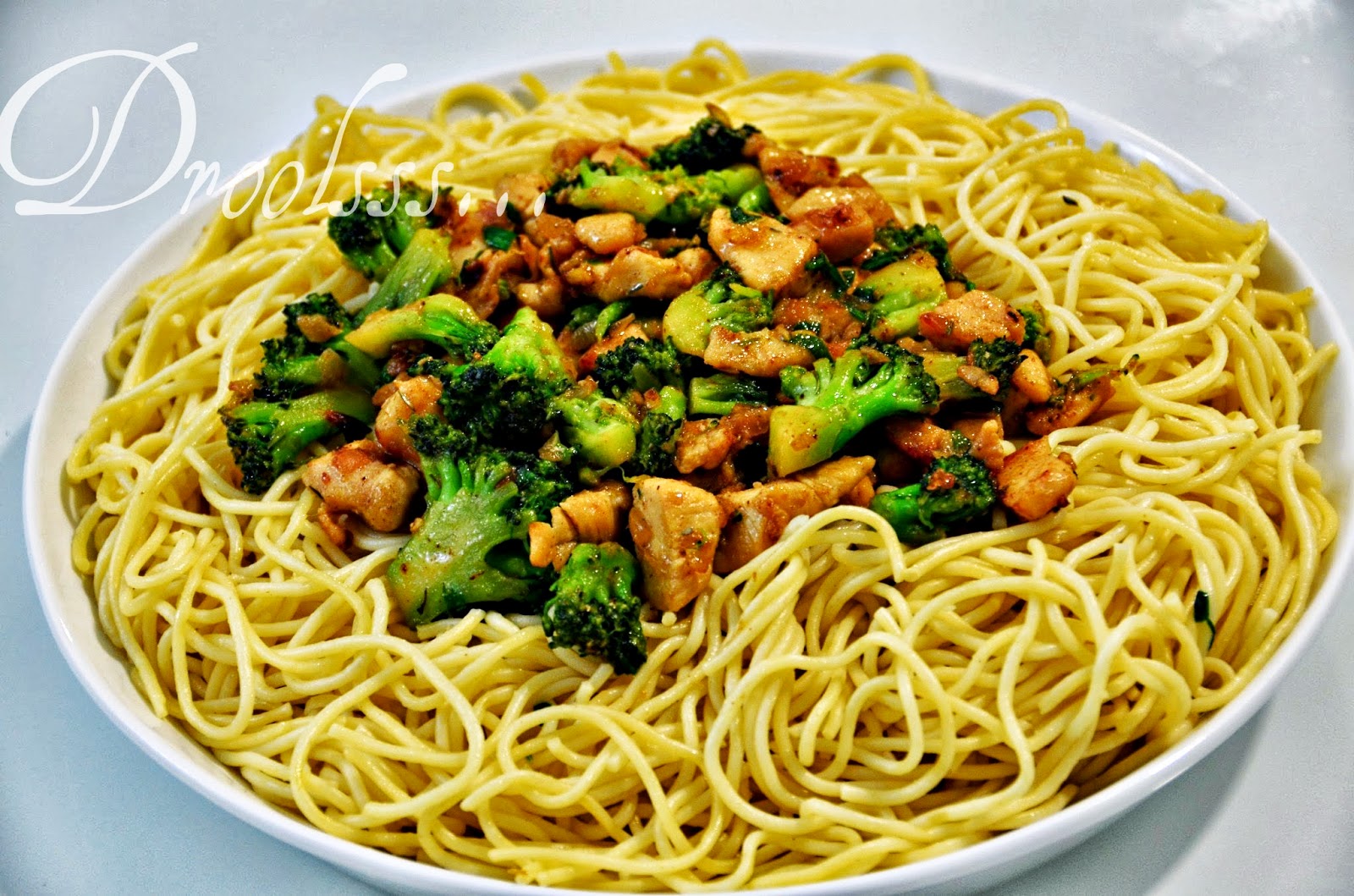 Droolsss . . . Spaghetti with broccoli and chicken