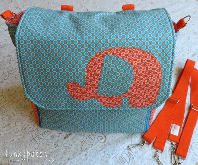 Bolso-mochila para la canastilla del bebé personalizado y handamade