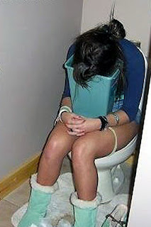 drunk-girl-toilet-vomit-294a1109071.jpg