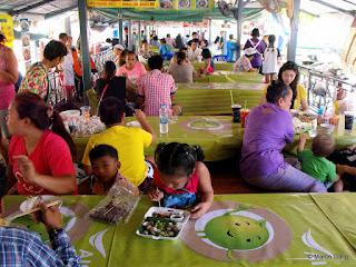 MERCADO FLOTANTE TALING CHAN, BANGKOK. TAILANDIA