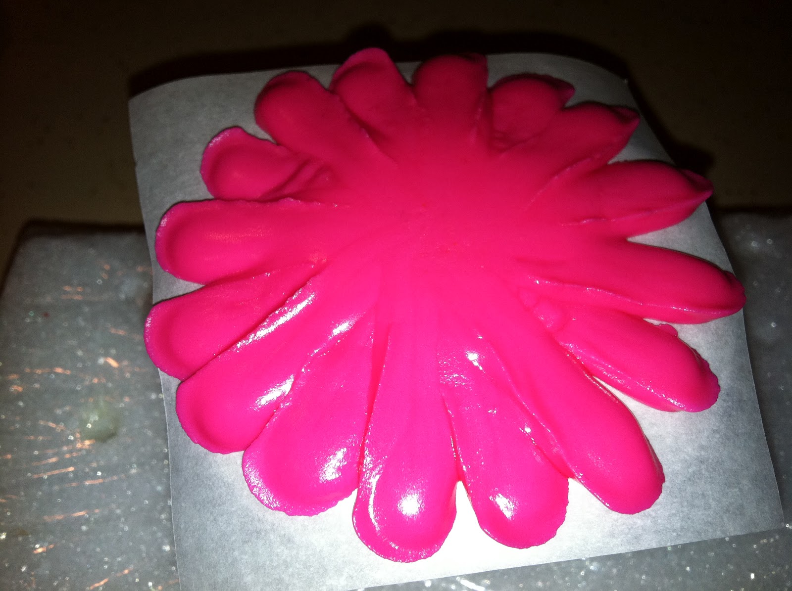 The Iced Queen Royal Icing Gerbera Daisy