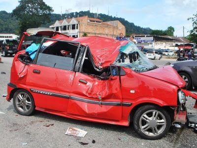 perodua kenari merah