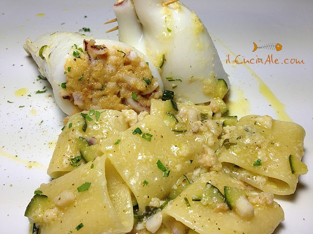 Mezzi paccheri con calamari ripieni in bianco 