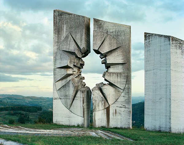 Abandoned-Yugoslavian-Monuments-by-Jan-Kempenaers-10.jpg
