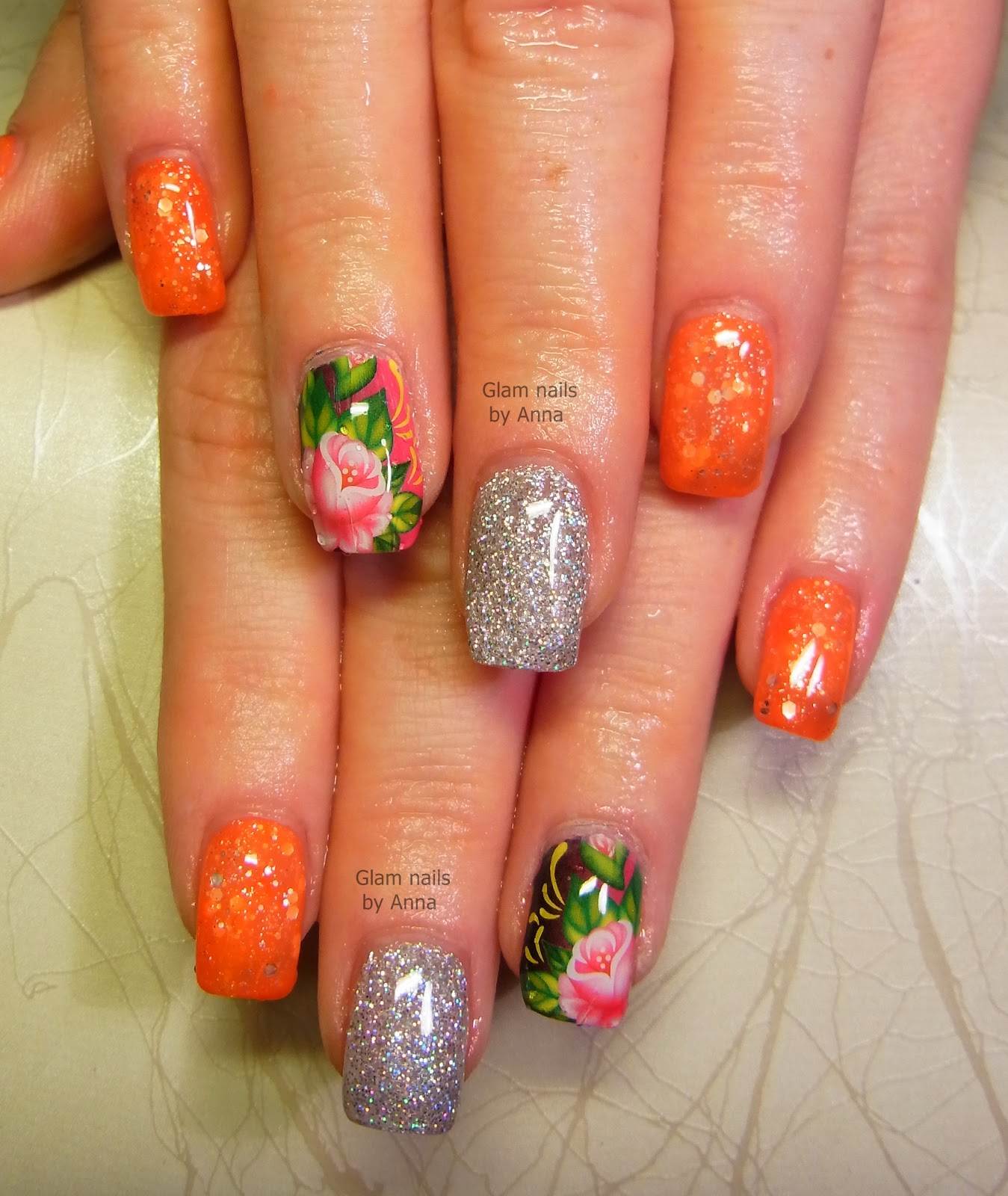 Manichiura cu gel realizata de Glam Nails by Anna