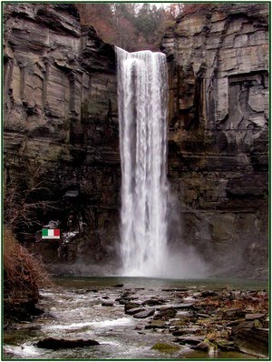 TAUGHANNOCK FALLS