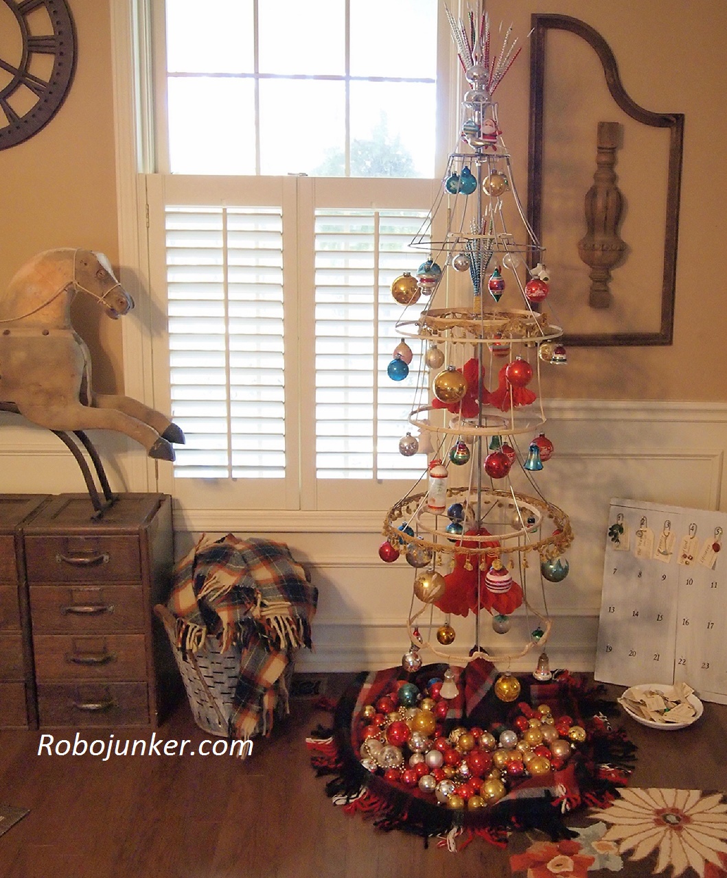 Margo's Junkin Journal Lamp shade Christmas Tree, Christmas outside