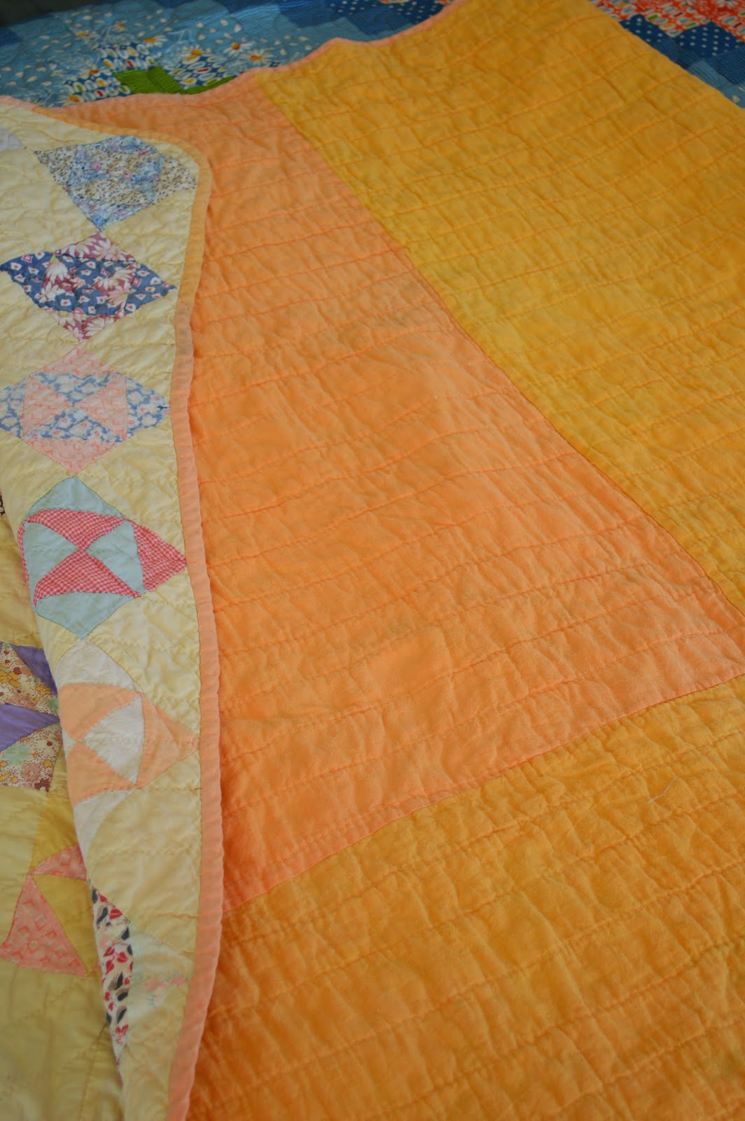 THE QUILT BARN Vintage Quilt Thursday Hourglass