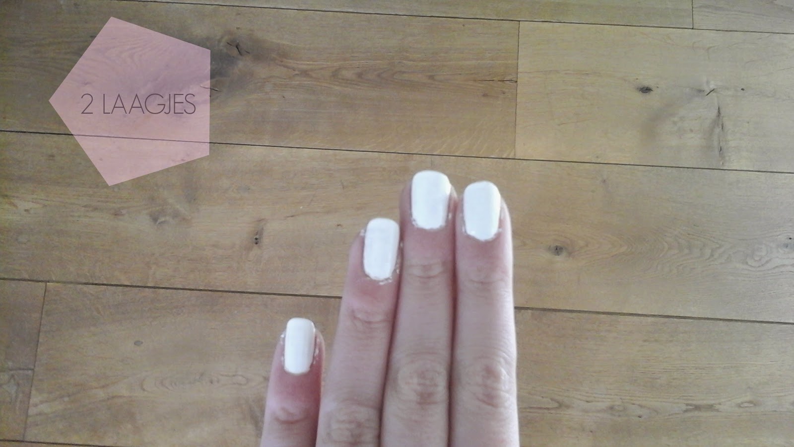 2 laagjes witte nagellak Swatch big bazar perfect touch nagellak wit 2 laagjes