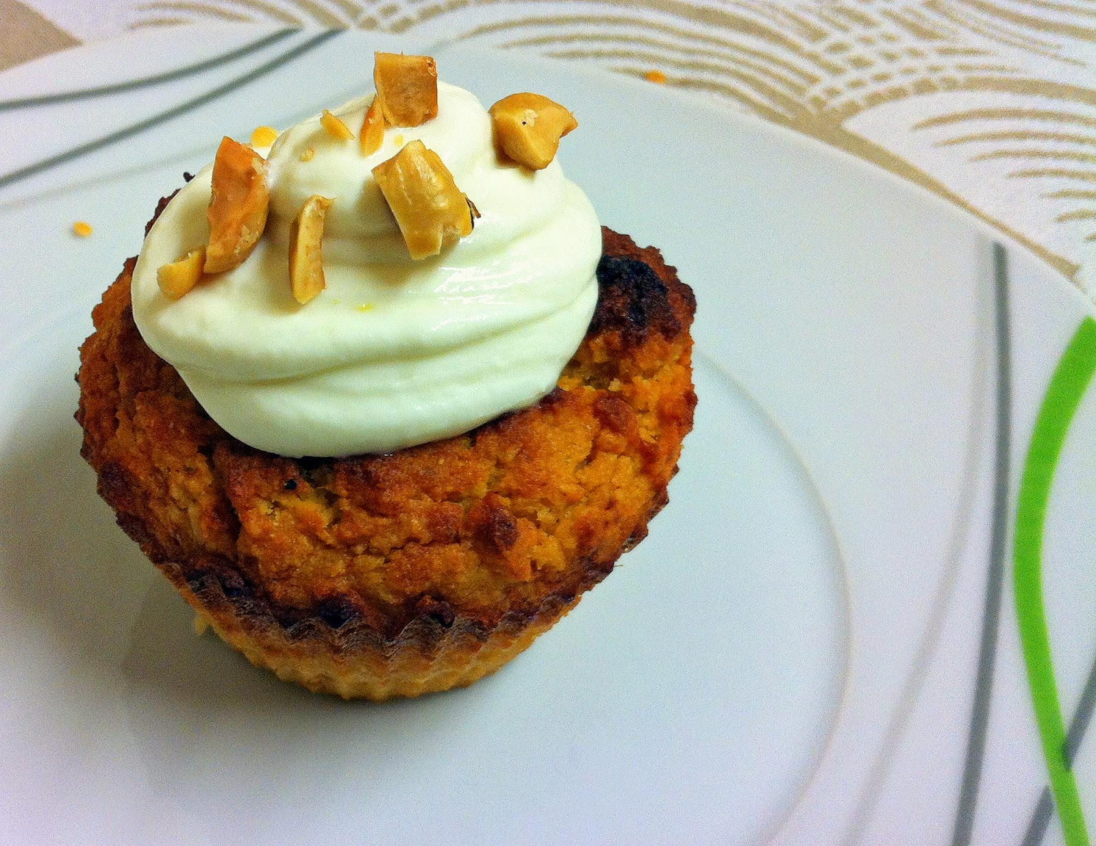 CupCake Proteico de Abóbora Banana, Coco e Canela com CupCake Proteico de Abóbora Banana, Coco e Canela com