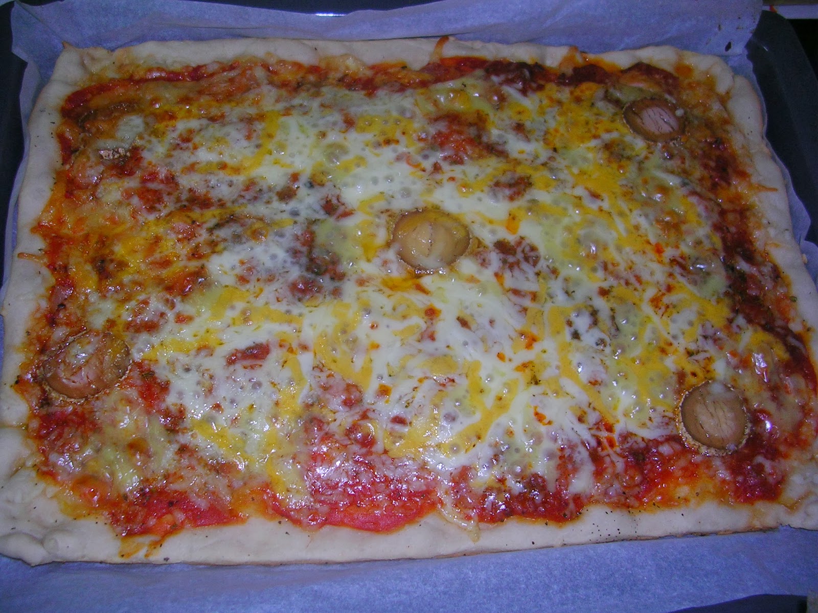 Pizza 4 Quesos Y Boloñesa
