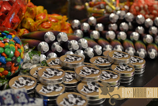 doces, guloseimas, bisnaga brigadeiros, confeti, bombons, latinhas personalizadas