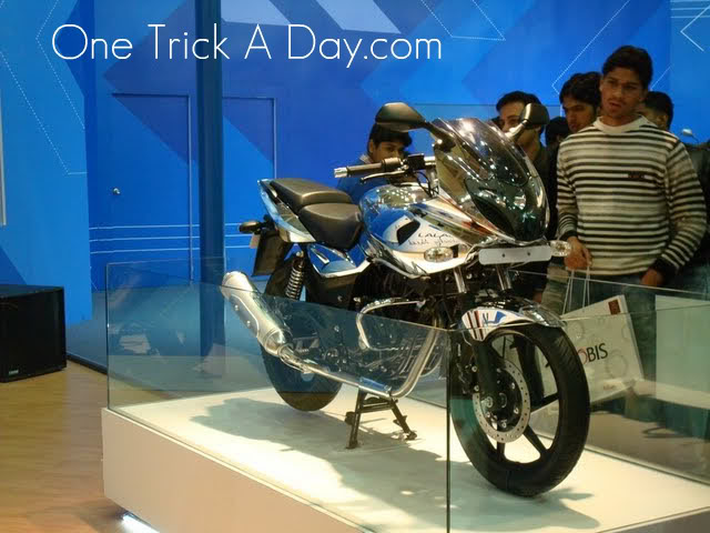 Bajaj+pulsar+220+sf+review