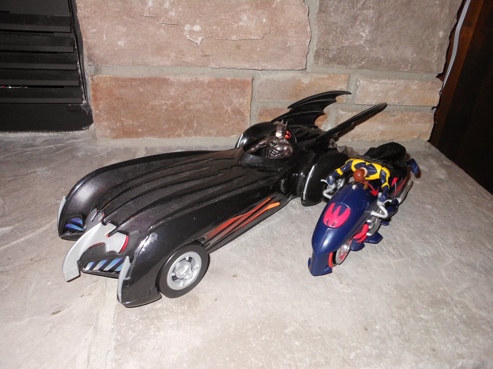 Batman & Robin Robin´s Redbird Cycle with Nightstrike Missile and