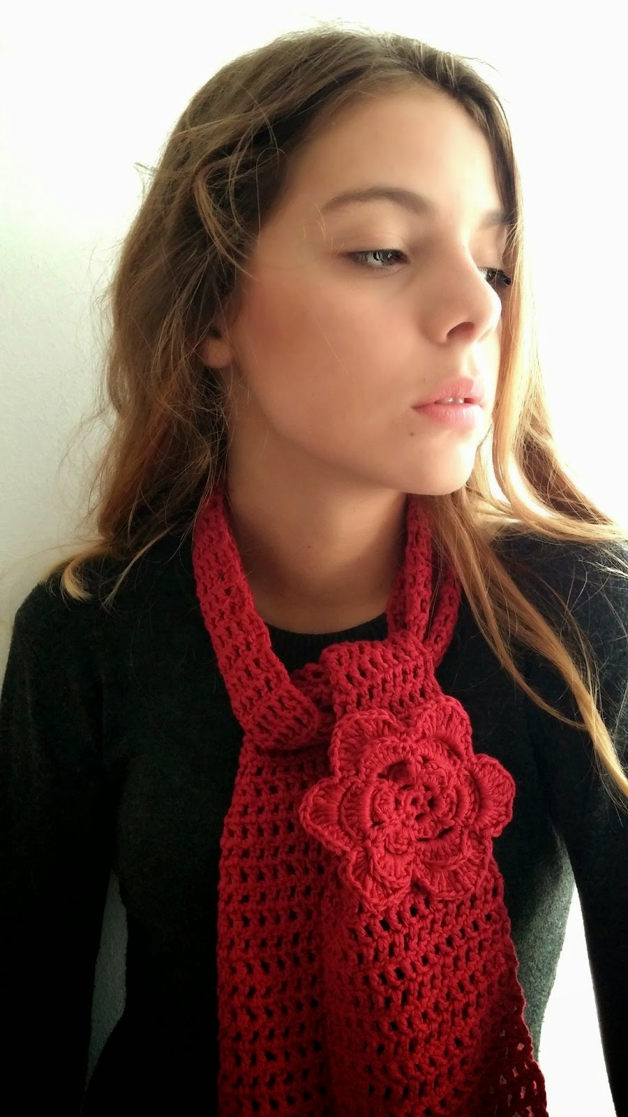 http://thelittletreasures.blogspot.com/2014/10/double-crochet-stitch-scarf-free-pattern.html