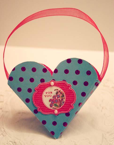 Heart Treat Holder