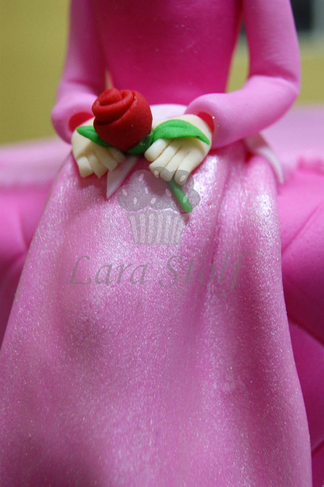 Lara Stolf Arte em Açucar: Bolo Princesa Rosa e Dourado (Princess cake)