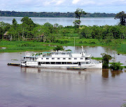 . deságua no Oceano Atlântico junto ao rio Tocantins no Delta do Amazonas, .