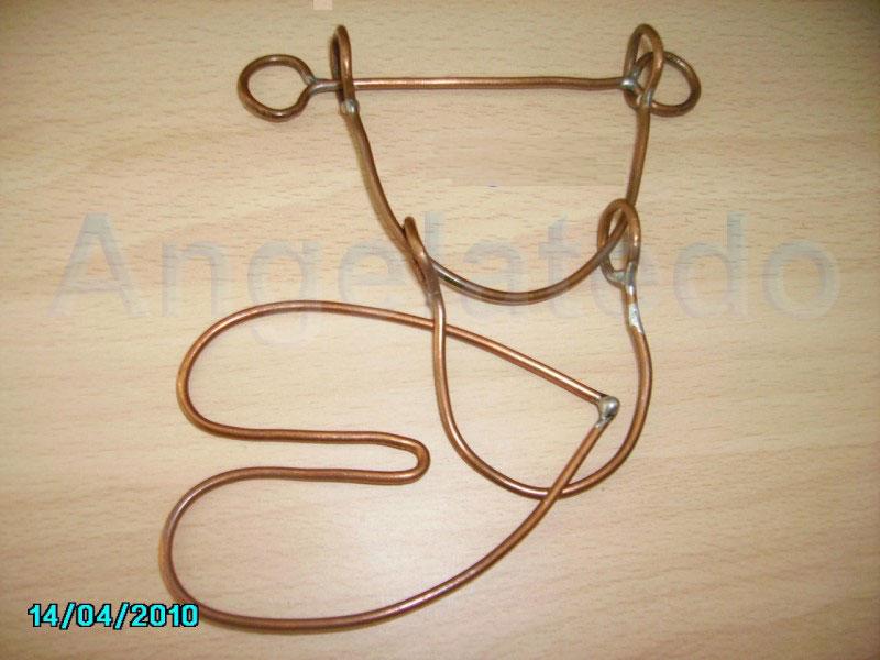 Juegos de alambre, wire puzzles Angelatedo