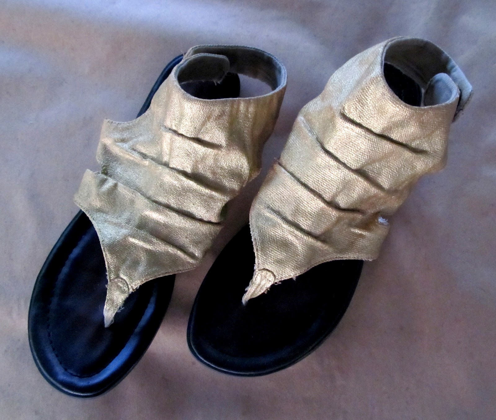 WobiSobi Paint Your Shoes Gold. DIY