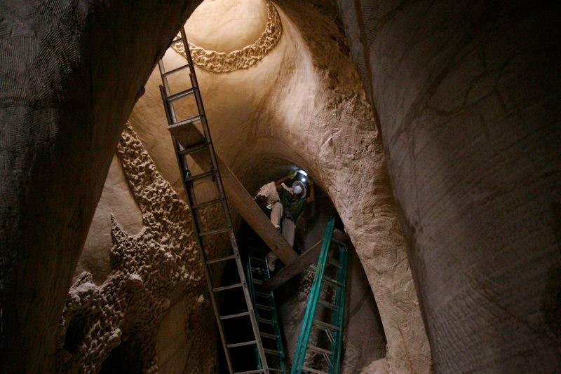 Duke World New Mexico artist Ra Paulette Carves Caves Mexico