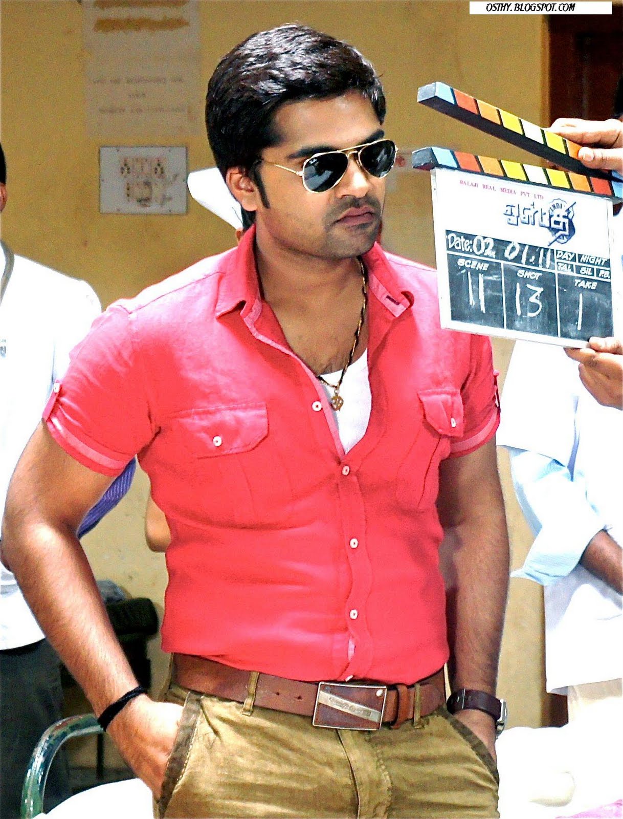 WORLD GOSSIPS NO 1: simbu new look