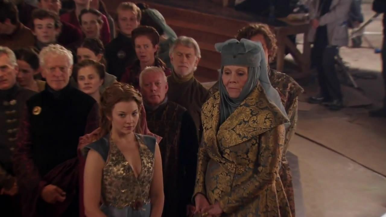 Dame Diana Riggs como Lady Olenna Tyrell 