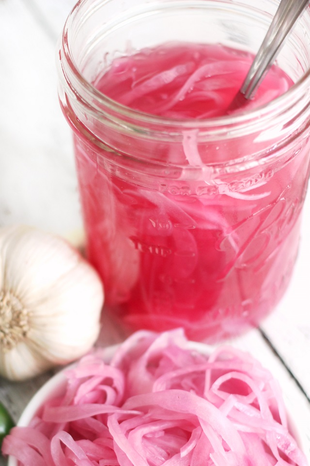Mama Loves Food! Easy Pickled Red Onions
