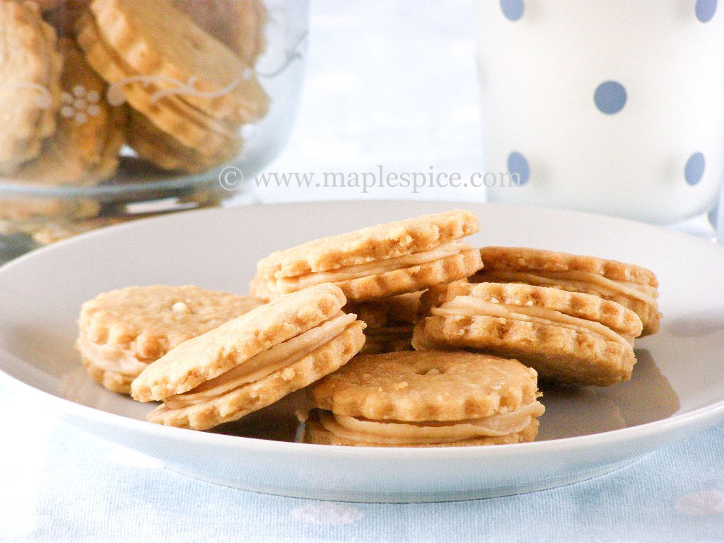maple•spice Peanut Butter Oatmeal Sandwich Cookies