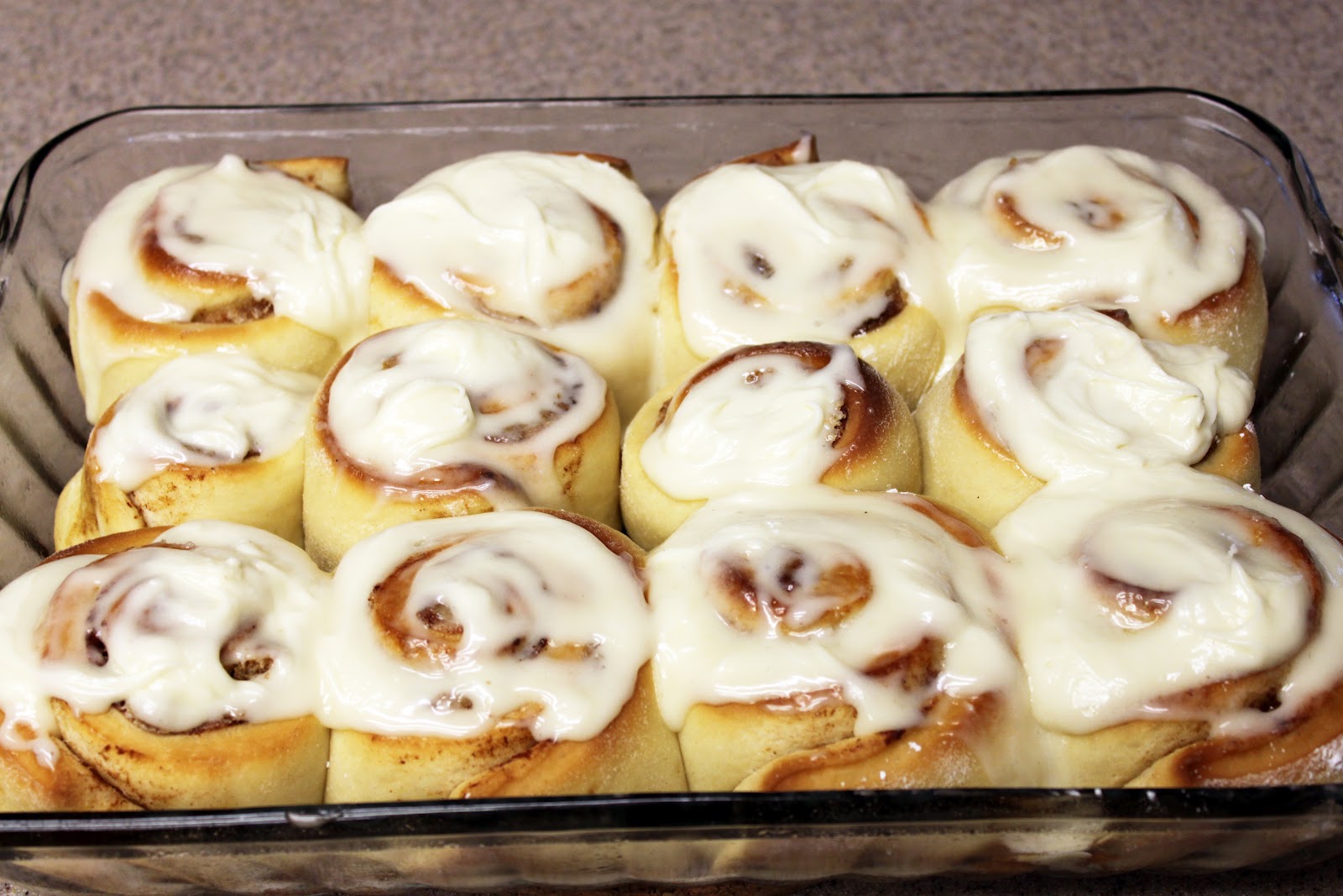 Cinnabon+Cinnamon+Rolls.jpg