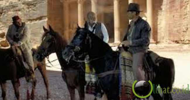 Indiana Jones di depan situs Petra