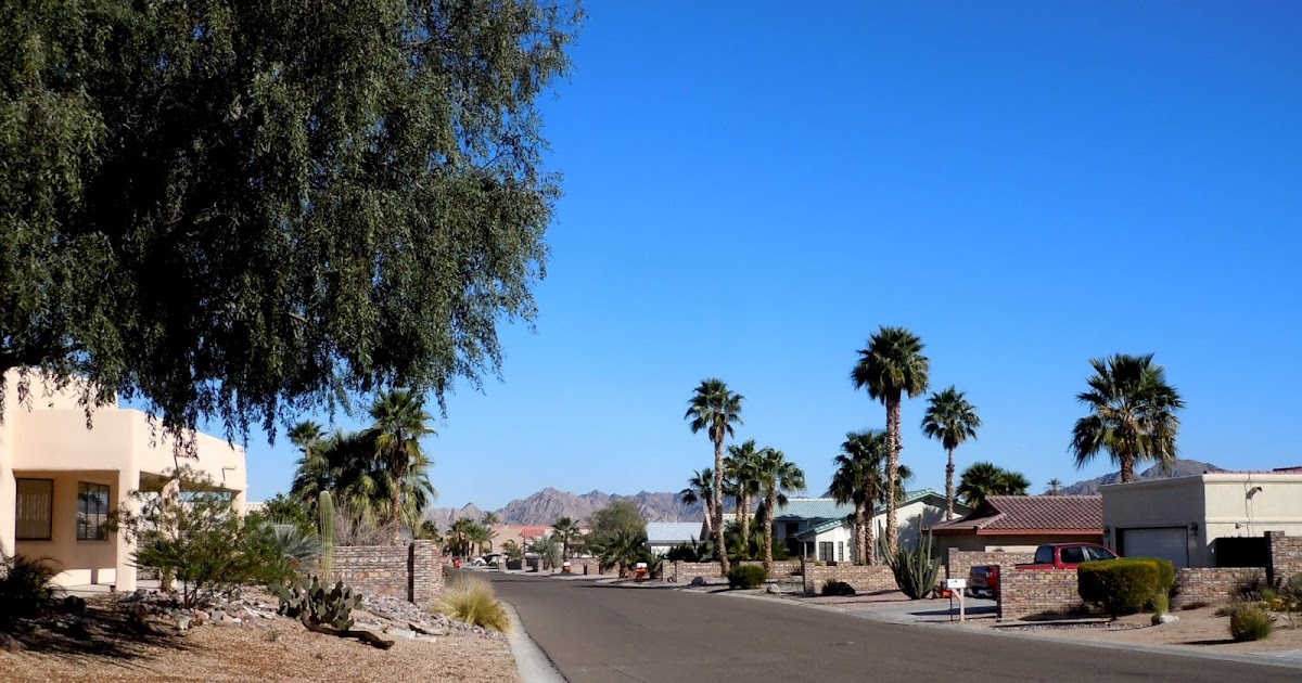 RV Voyageur Enjoying the Great Yuma Weather.