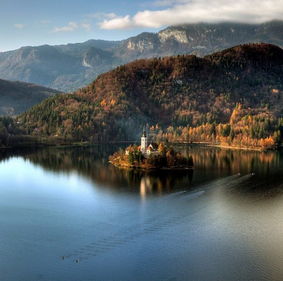 نقره لتكبير أو تصغير الصورة ونقرتين لعرض الصورة في صفحة مستقلة بحجمها الطبيعي